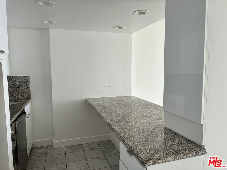 Properties 3 201 Ocean Avenue 1002B