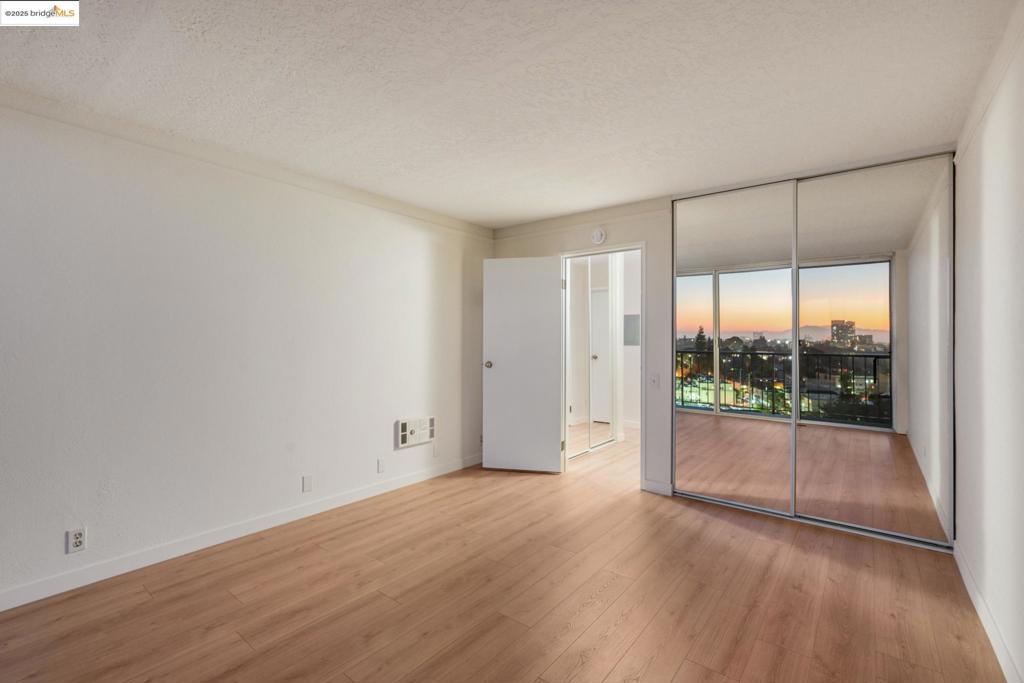 PIEDMONT AVENUE - Residential