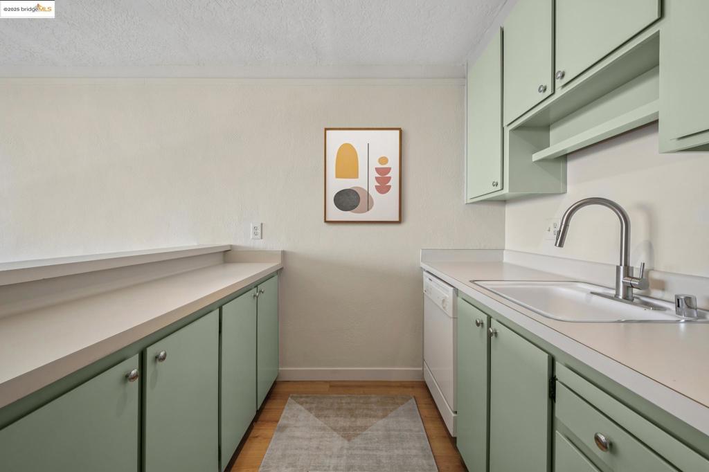 PIEDMONT AVENUE - Residential