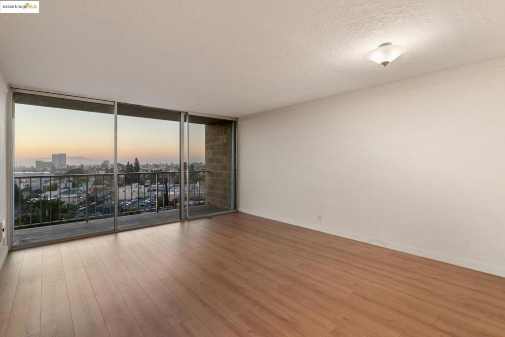 PIEDMONT AVENUE - Residential
