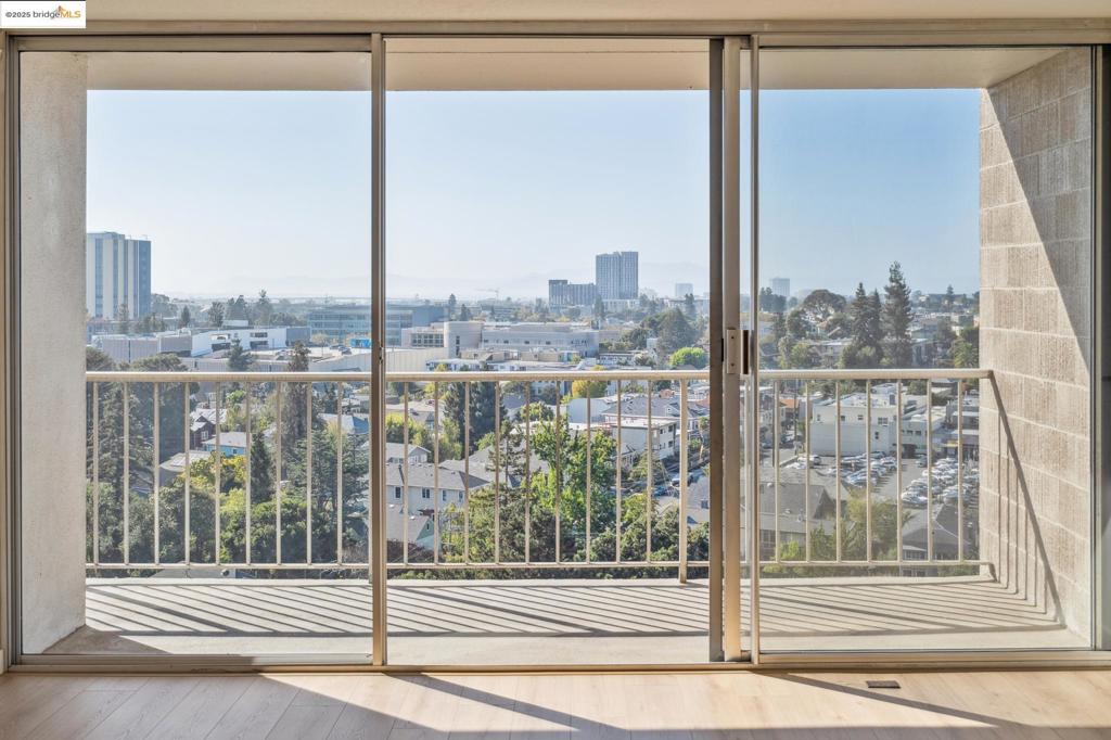 PIEDMONT AVENUE - Residential