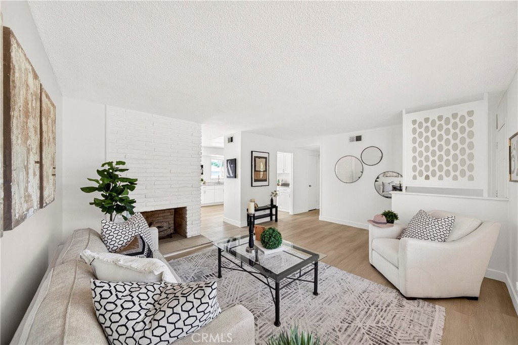 3341 E Calle Baja