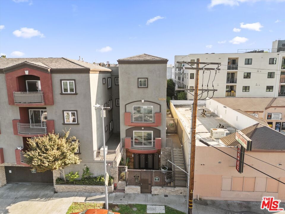Discover the allure of contemporary living in the vibrant NOHO Arts District of North Hollywood! This stunning condo offers 3 bedrooms and 3 bathrooms within an expansive 1,300 square feet of well-designed living space. Step into the inviting living area, adorned with rustic wood laminate flooring and sleek white walls, which seamlessly connect each room. Enjoy city views from your private patio, perfect for relaxation.The spacious kitchen is a chef's dream, featuring granite countertops, stainless steel appliances, and ample storage, along with a convenient stackable washer/dryer nook. Each bedroom is generously sized, offering large sliding door closets, ceiling fans, and abundant natural light. The master suite boasts an ensuite bathroom with matching granite accents and an additional patio, an ideal spot for morning coffee.Residents benefit from building amenities, including a rec room, gym, and gated garage parking. With easy access to the 101 and 134 freeways, trendy restaurants, and the new NOHO West, this condo is a true gem in the NOHO Arts District. Don't miss your chance to make it yours!