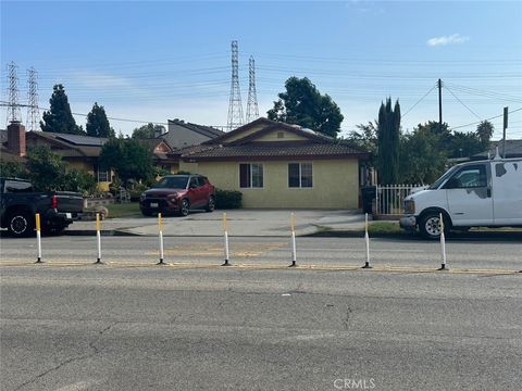 Photo of 8552 Flower St St, Paramount, CA 90723 (MLS # TR26056373)