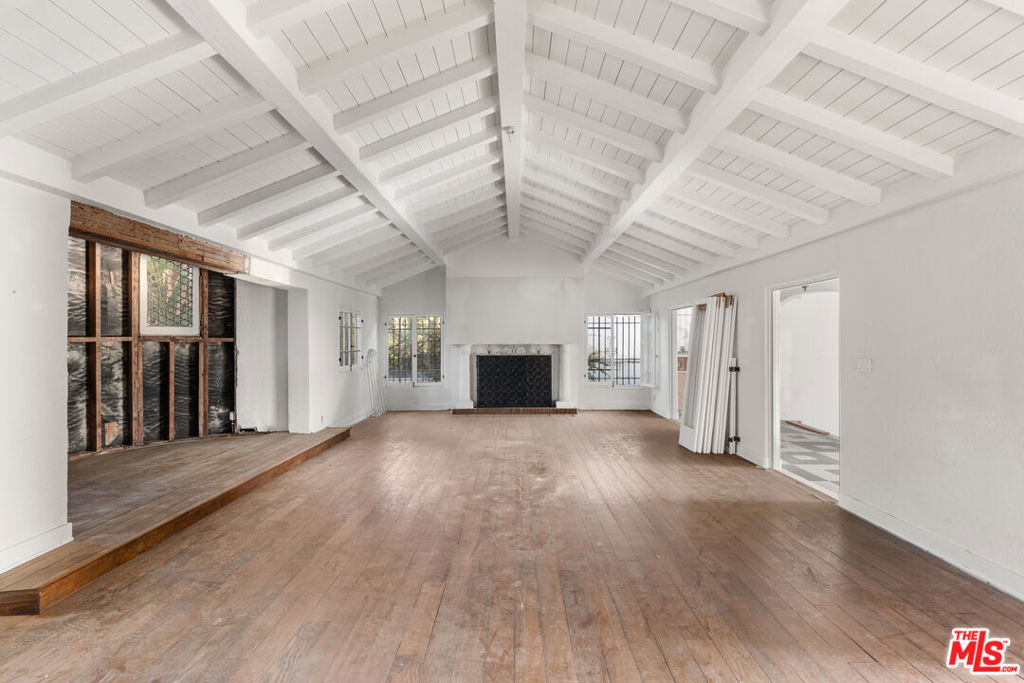 1003 Benedict Canyon Drive