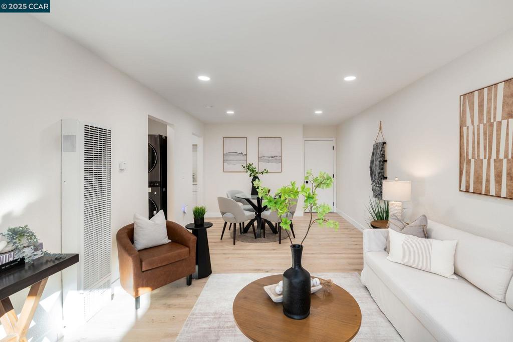 LAGUNA - Residential