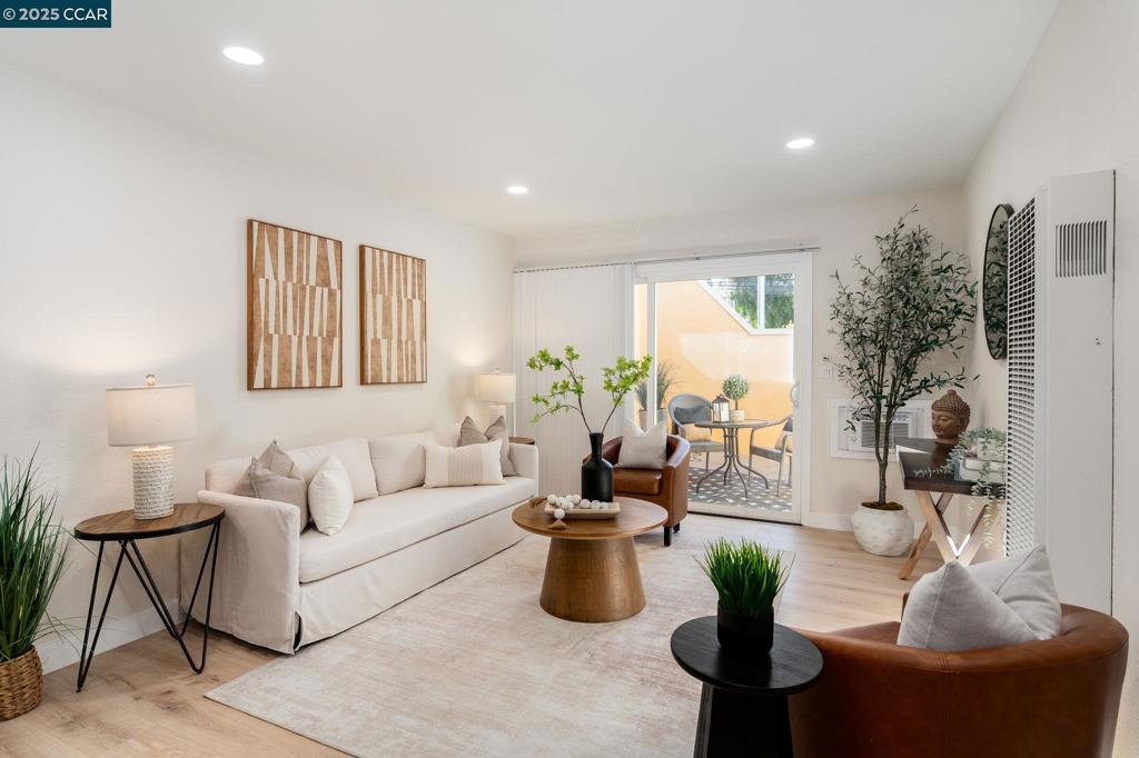 LAGUNA - Residential