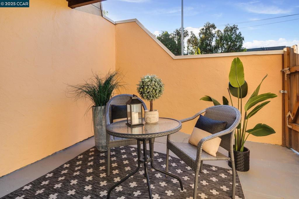 LAGUNA - Residential