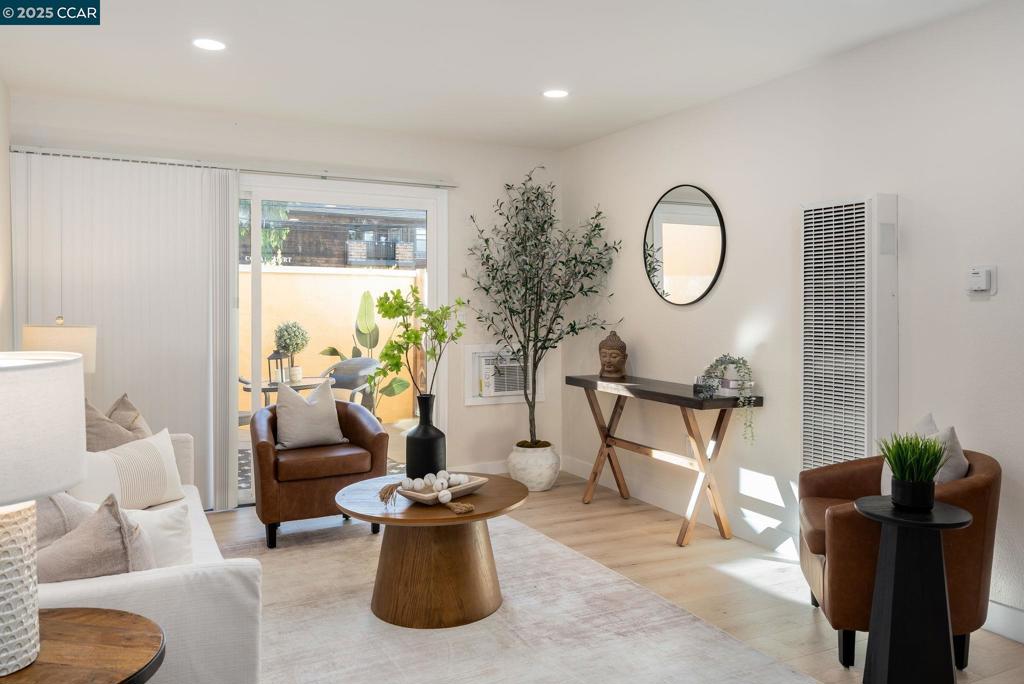 LAGUNA - Residential