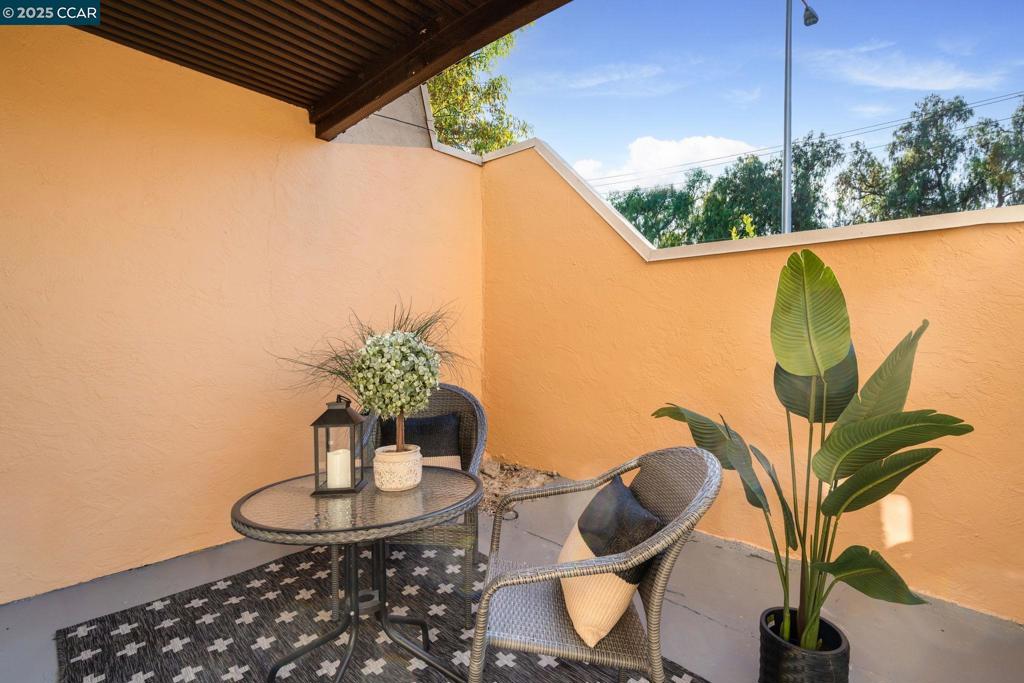 LAGUNA - Residential