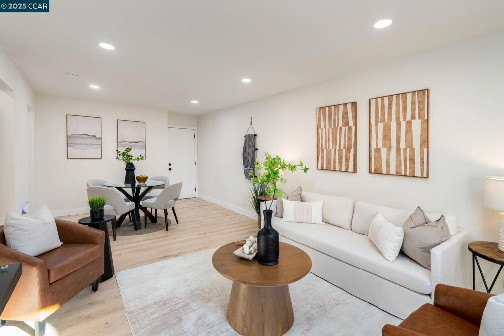 LAGUNA - Residential