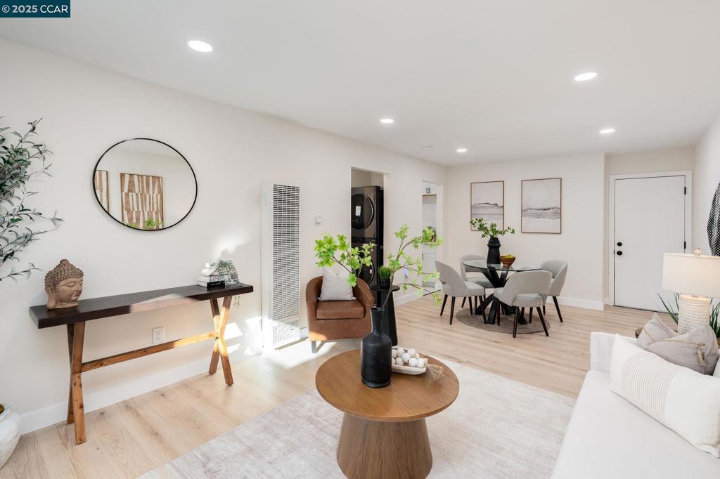 LAGUNA - Residential