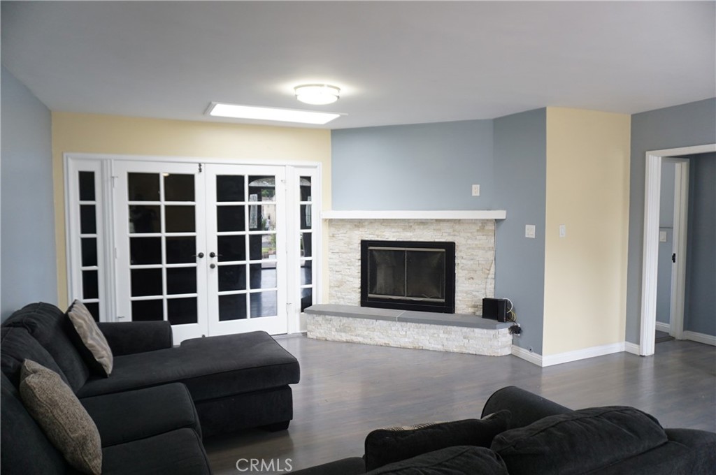 Properties 4 10109 Noble Avenue