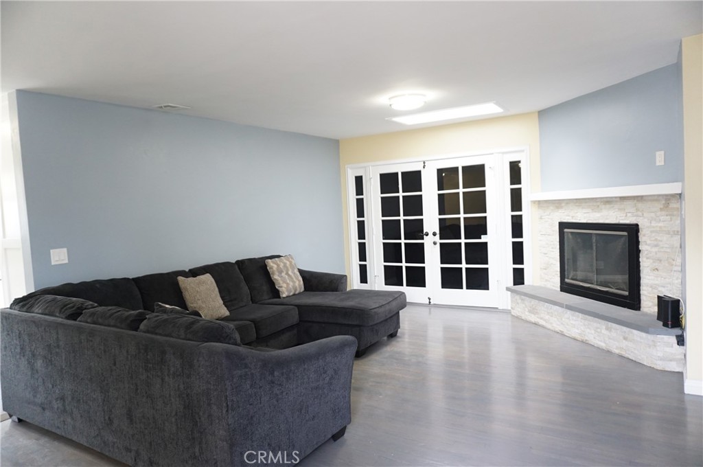 Properties 3 10109 Noble Avenue