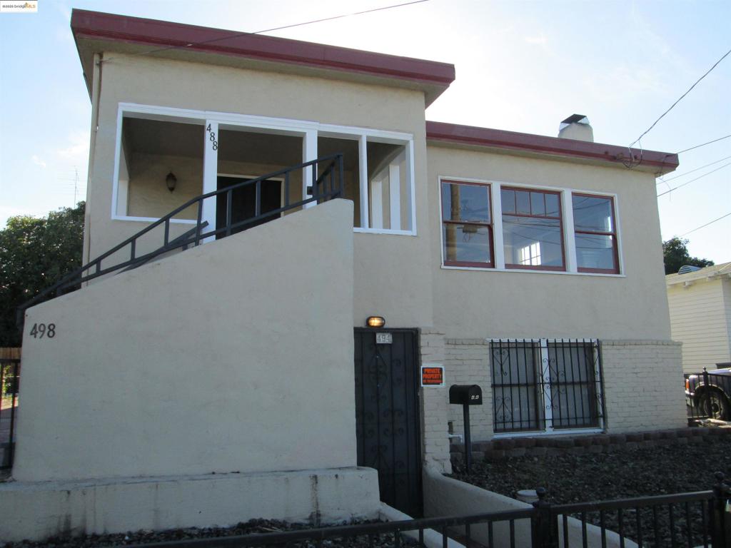 Charming 2-Bedroom Near Pittsburg Marina and Close to Pittsburg BART! This move-in-ready unit features a beautifully remodeled kitchen with a newer stove, microwave, and a stylish built-in bar-height dining table. Enjoy the fresh look of newer laminate flooring in the kitchen and plush carpet throughout the living room and bedrooms. The spacious living area flows into a generously sized kitchen - perfect for entertaining. Step outside to a low-maintenance cement patio, ideal for outdoor gatherings. Located just minutes from vibrant Downtown Pittsburg and the Marina and close to BART, with schools, parks, and shopping all within walking distance. A must-see!