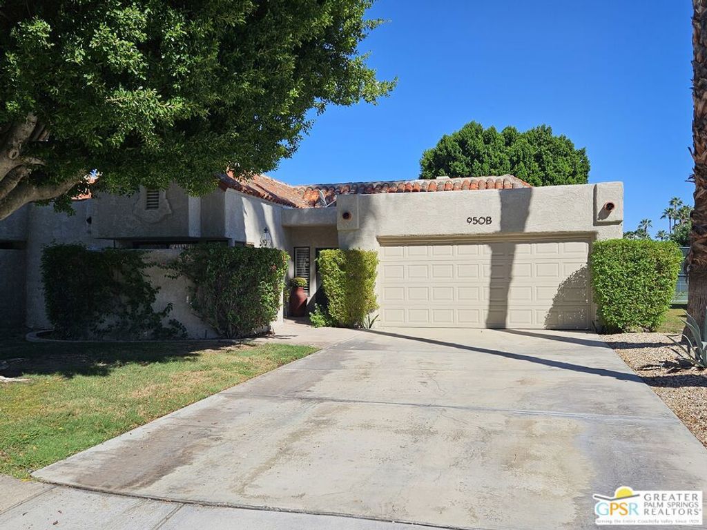 Photo of 950 Saint George Circle #B, Palm Springs, CA 92264 (MLS # 25594155PS)