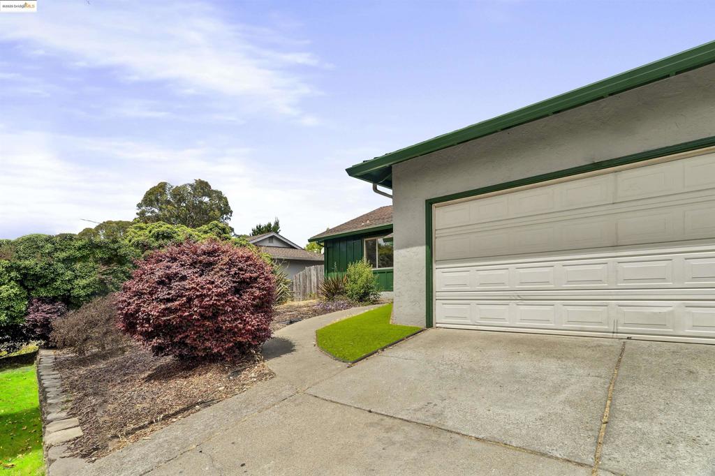 Properties 3 2847 Shane Dr