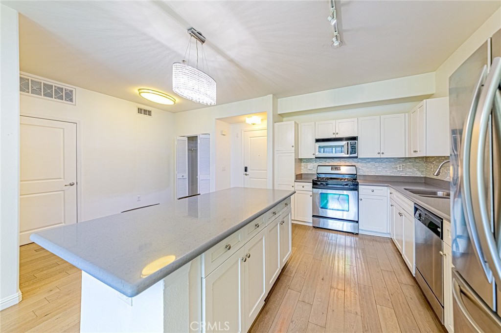 100 S Alameda Street 307