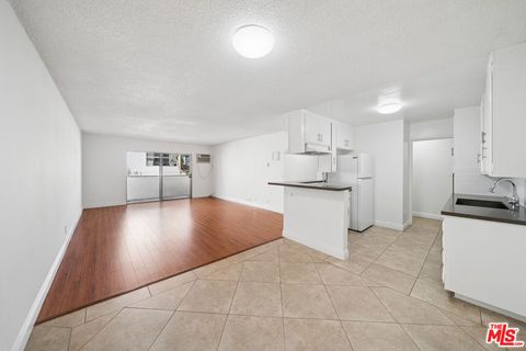 Photo of 105 S Orlando Avenue #207, Los Angeles, CA 90048 (MLS # 26828081)