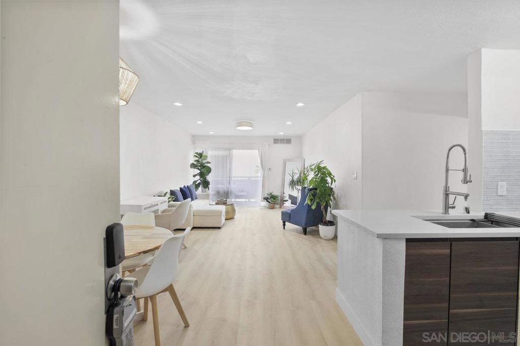 1621 Hotel Cir S E114