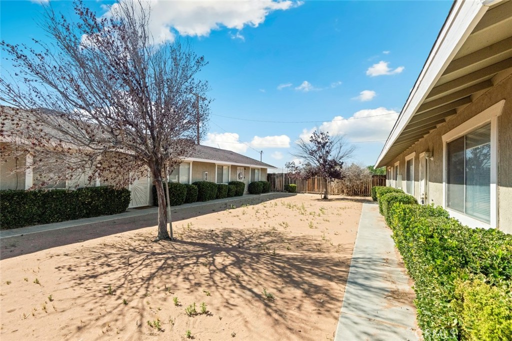 20705 Thunderbird Road