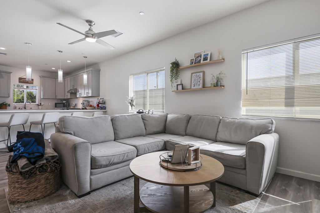 16360 Avenida Monteflora