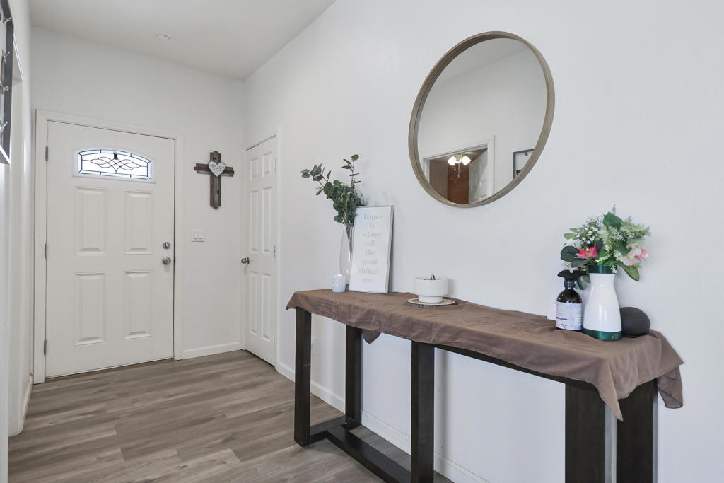 16360 Avenida Monteflora