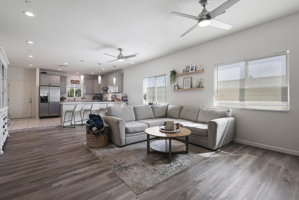 16360 Avenida Monteflora