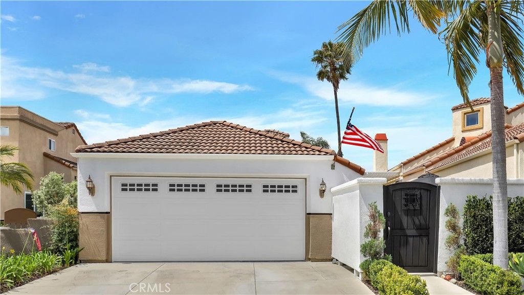 Photo of 718 Via Nublado, San Clemente, CA 92672 (MLS # OC26084044)
