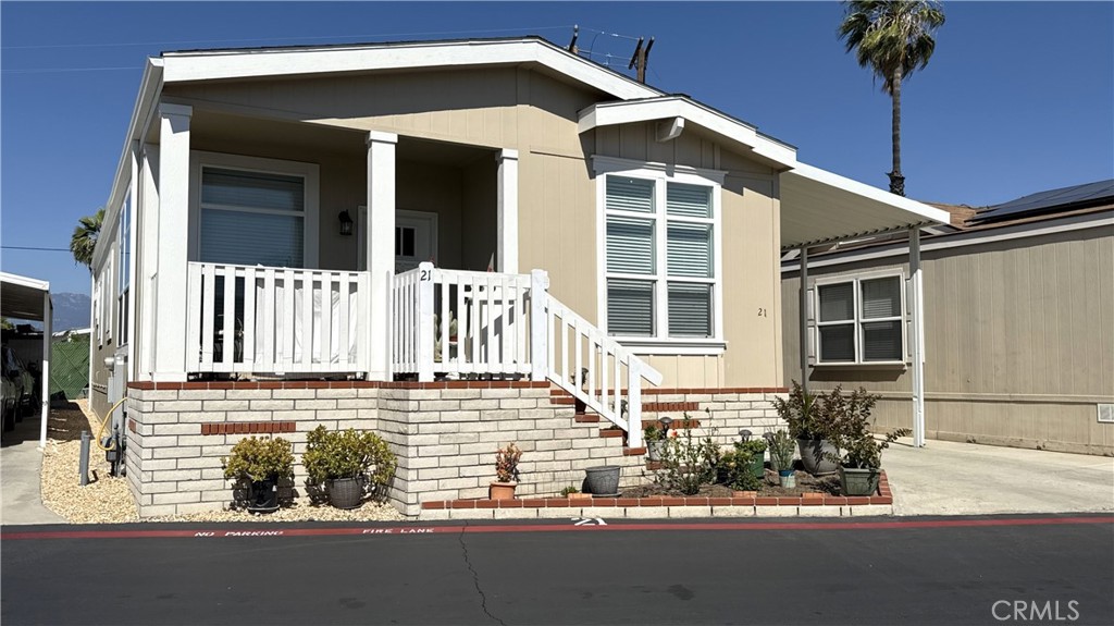 Discover this charming 3-bedroom, 2-bathroom double-wide manufactured home located in the desirable Sun Valley Estates community in Hemet — where no age restrictions mean everyone is welcome! Step inside to find a thoughtfully designed layout featuring: A spacious master suite, Inside laundry room for added convenience, Ceiling fans, central A/C, and forced air heating to keep you comfortable year-round, and a beautiful Kitchen with a center island, perfect for meal prep or casual dinning. It's ready to move in and make it your own. Enjoy the lifestyle this community has—just steps from the playground, pool, and more! Whether you’re looking for a starter home or a comfortable place to settle down, this property offers exceptional value in a prime location.