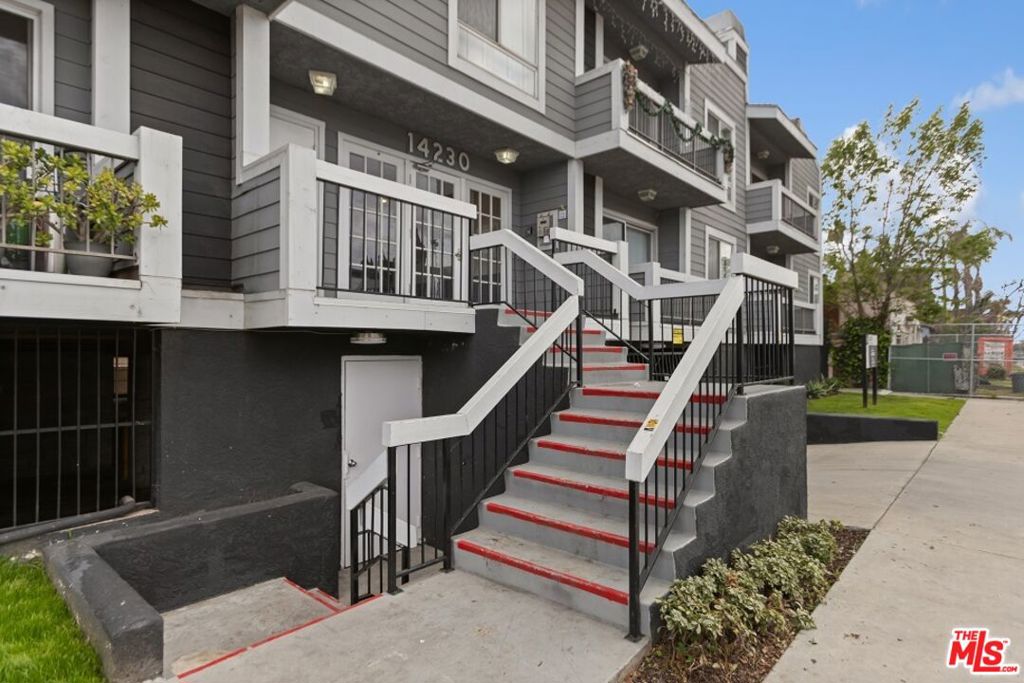 We are proud to present 14230 Victory Blvd. 14230 Victory Blvd. is a 16-unitproperty, 15,784 square foot building on a 0.29-acre lot and was built in 1988. Thebuilding consists of (2) one-bedroom one-bathroom units, and (14) two-bedroomtwo-bathroom units.The property is in Van Nuys, a core location within the San Fernando Valley, nearthe intersection of Victory Blvd and Hazeltine Avenue. Residents can enjoy easyaccess to the 405, 170, & 101 freeways, Hollywood Burbank Airport, and manyrestaurants and retail outlets.