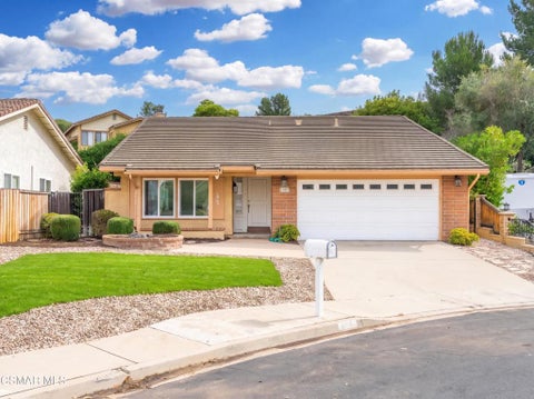 Photo of Thousand Oaks, CA 91320 (MLS # 226005114)