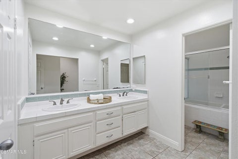Tiny photo for Thousand Oaks, CA 91320 (MLS # 226005114)