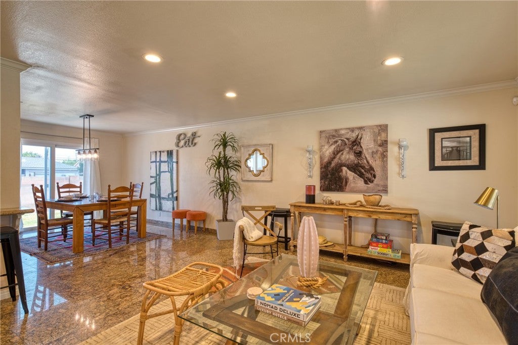805 E Barkley Avenue