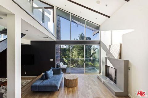 Photo of 5636 Tuxedo Terrace, Los Angeles, CA 90068 (MLS # 26636527)