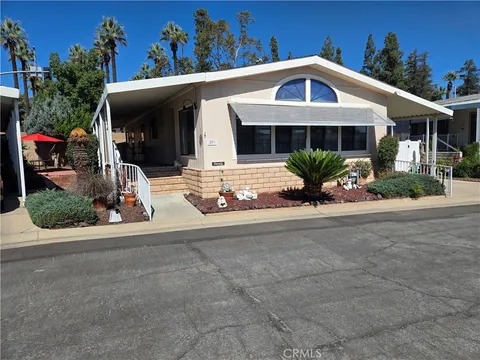 840 Foothill Boulevard Unit 203, Azusa, CA 91702 - MLS#: CV25240114