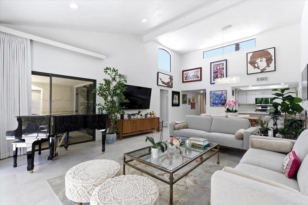 200 E Racquet Club Road 18