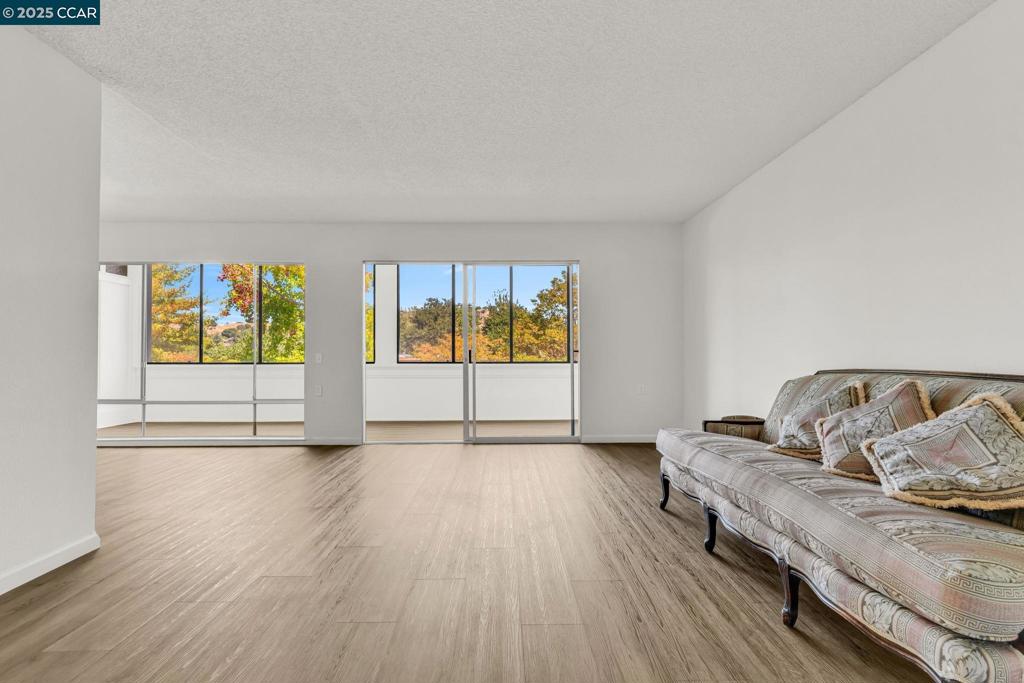 ROSSMOOR - Residential