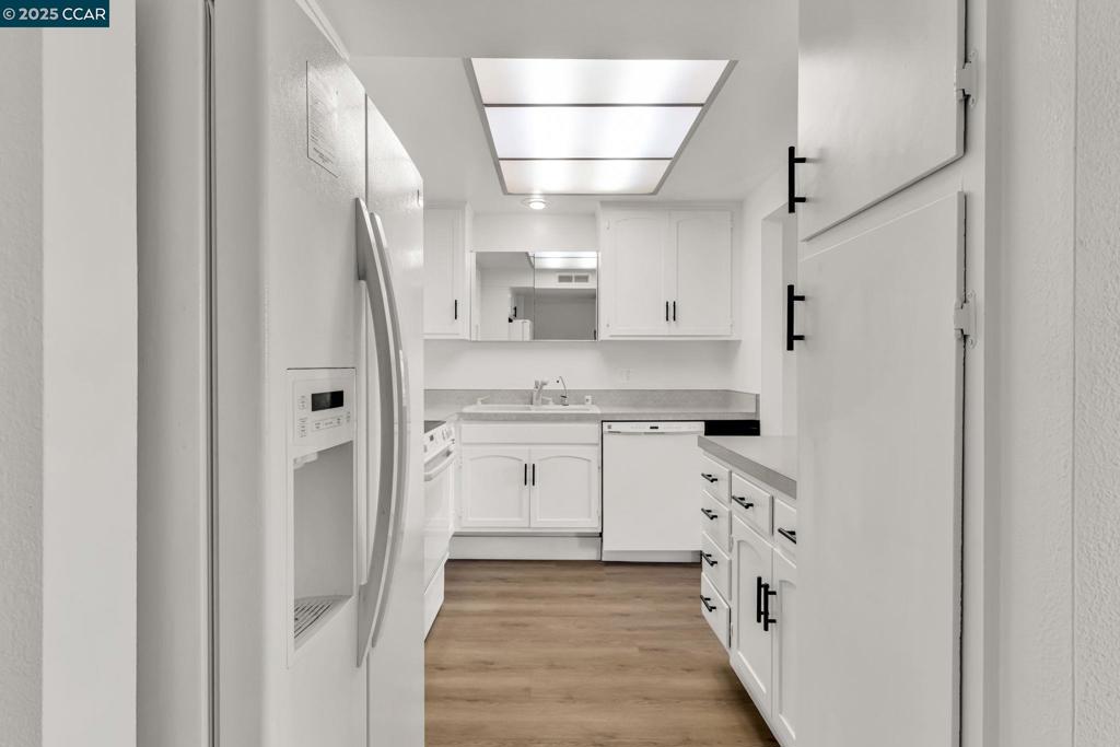 ROSSMOOR - Residential