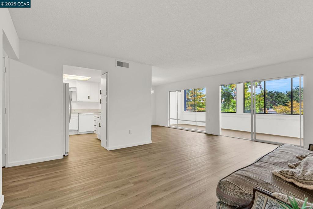 ROSSMOOR - Residential