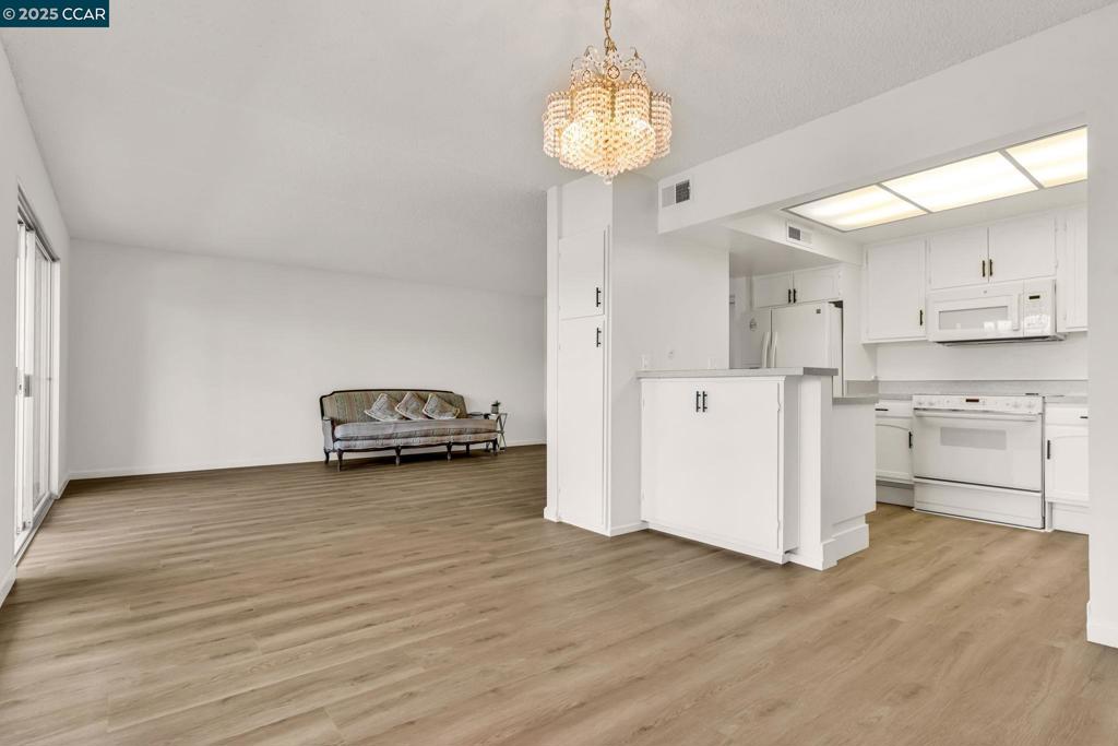 ROSSMOOR - Residential