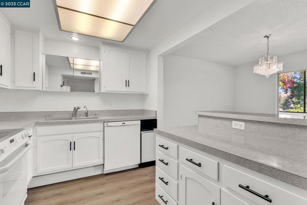 ROSSMOOR - Residential
