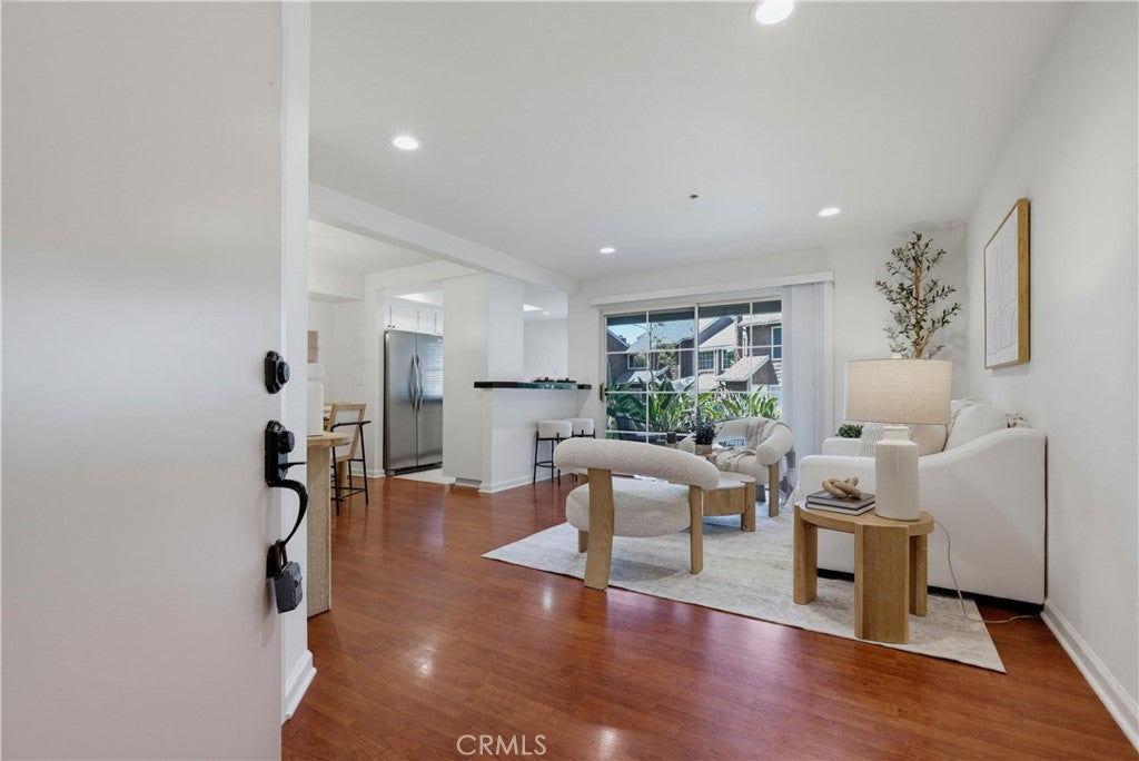 12555 Euclid Street 111