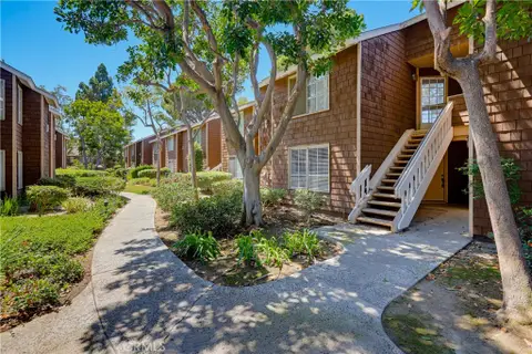 MLS: OC26175283