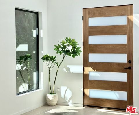 Photo of 4040 Cartwright Avenue, Studio City, CA 91604 (MLS # 25609645)