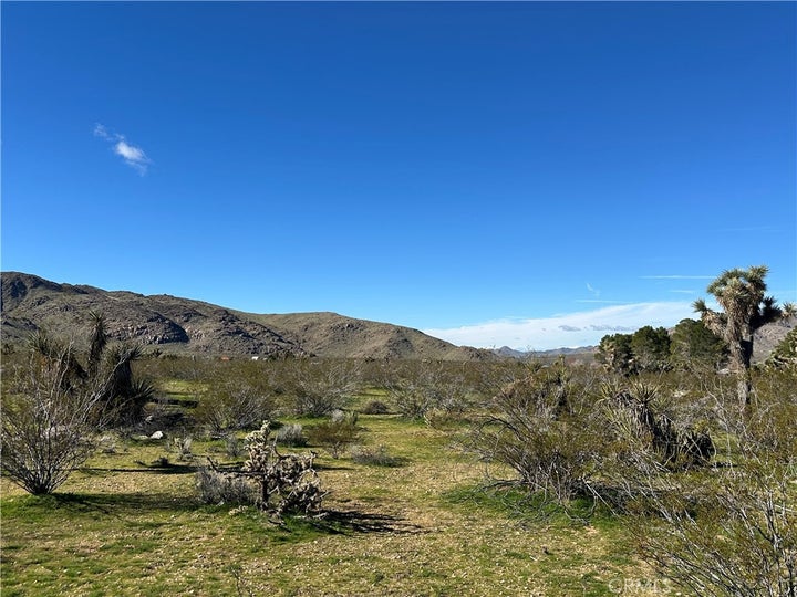 Photo 1 of 10 — 0 Cahuilla Road, Apple Valley, CA 92307
