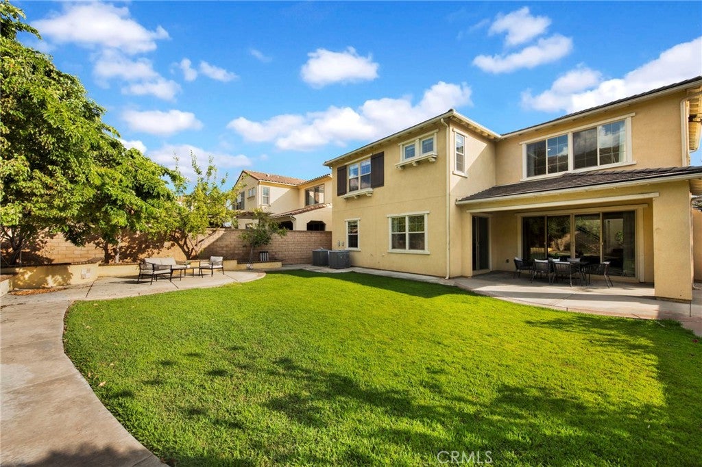 535 E Desert Willow