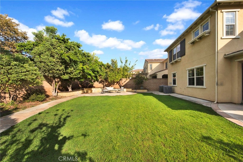535 E Desert Willow