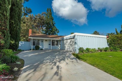Photo of 2569 Oak Brook Drive, Thousand Oaks, CA 91362 (MLS # 225000729)
