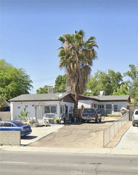 Photo of 2512 Niles ST, Bakersfield, CA 93306 (MLS # DW26208235)